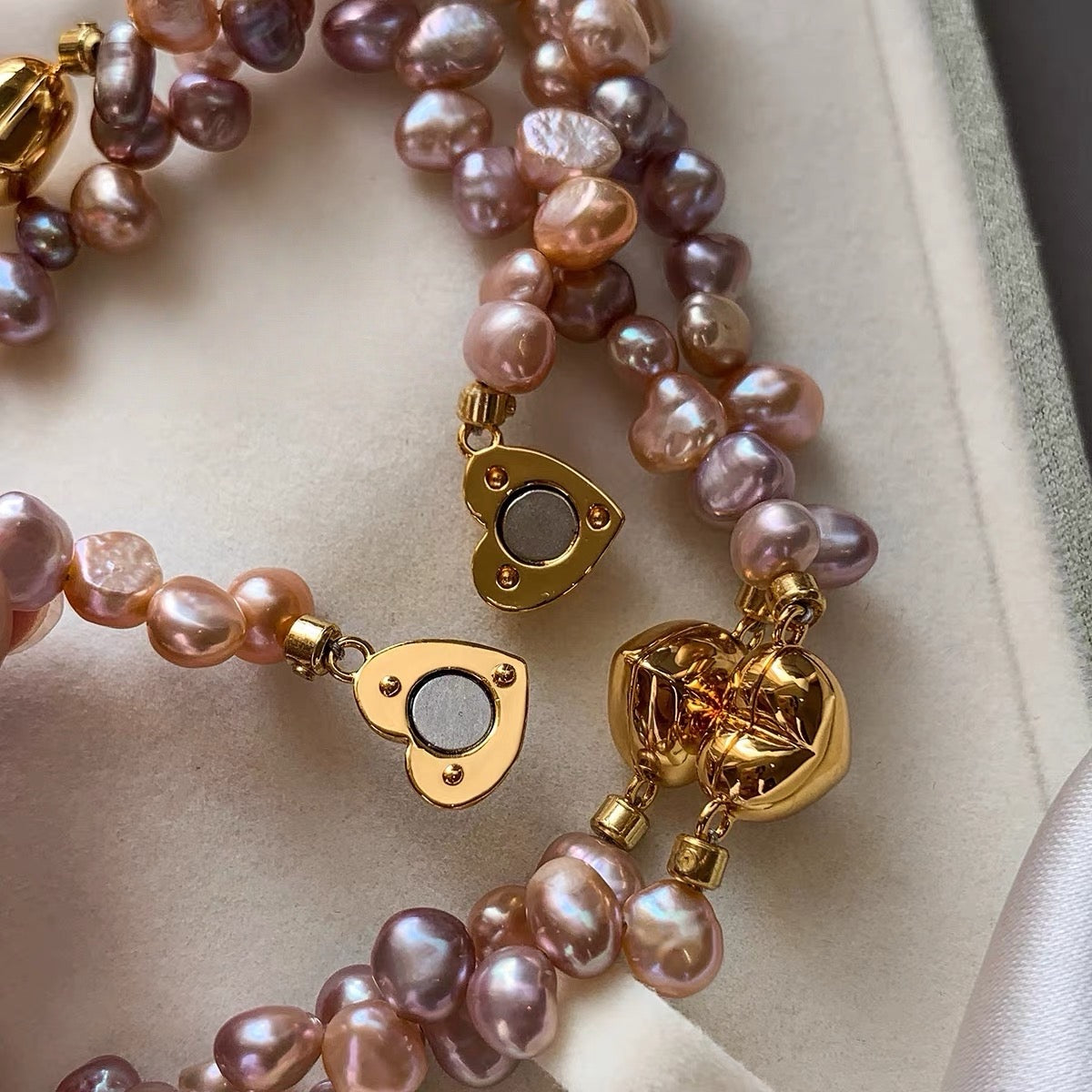 Barock Süßwasserperlen-Kette in Rosa-Lila mit Herz-Magnetverschluss (22K Vergoldet)